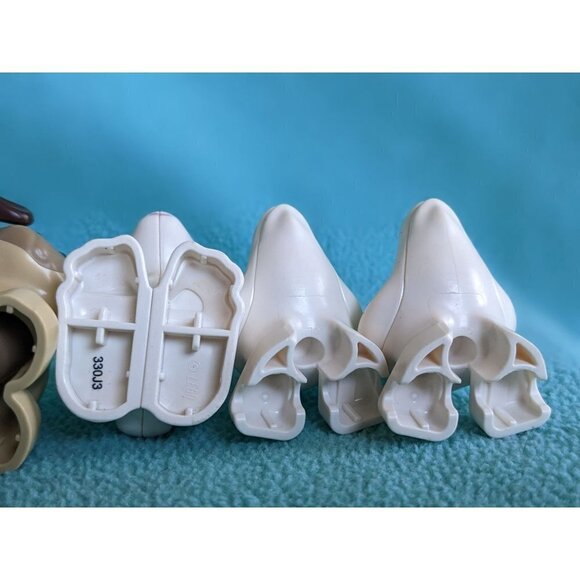 8 Piece Lego Duplo Town Farm Animals People Figurines Replacements Bundle Lot - Picture 10 of 10